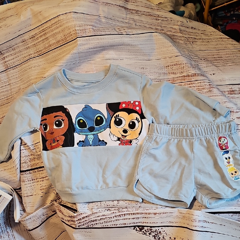 DISNEY NWOT SWEATSHIRT AND SHORT OUTFIT SIZE 3T